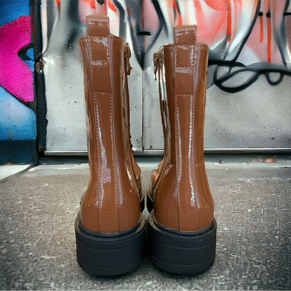 NEW Top Moda Brown All About It Patent Combat Boots Sz 8.5 - Picture 4 of 4